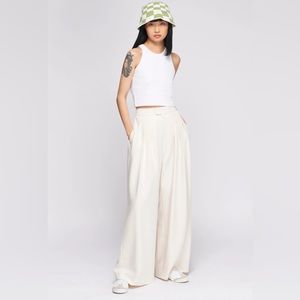 KOTN Women’s Plaza Trouser NWT